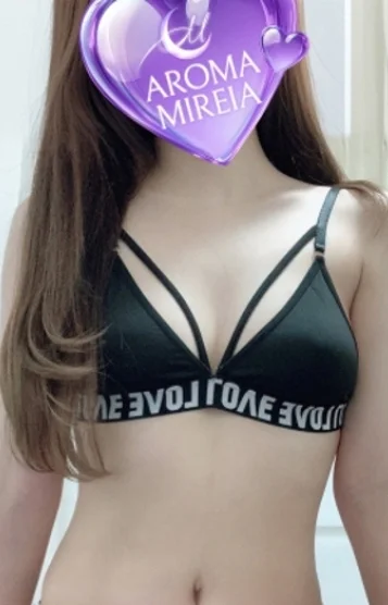小鳥遊あゆ
