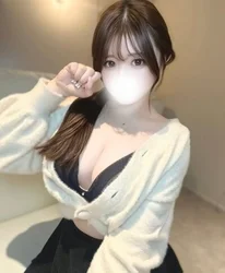 【霧島れあ】出勤しました✨🈳13:00...