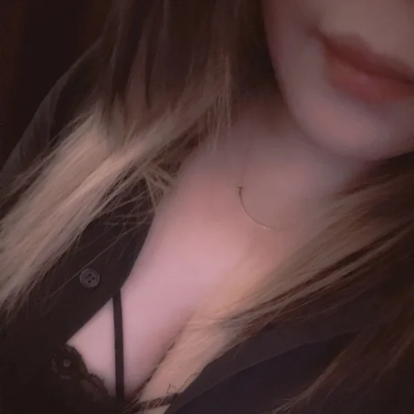 本日12:00-19:00出勤♪