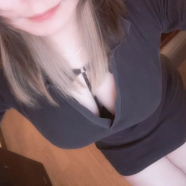 本日15:00-21:00出勤♪