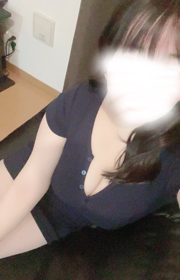 居てます！