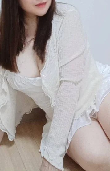 朝比奈ななみ