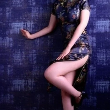 周トワ(日本人)>の写真