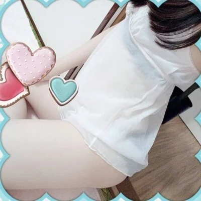 色白スレンダー♡可愛い笑顔が魅力！【朝井】