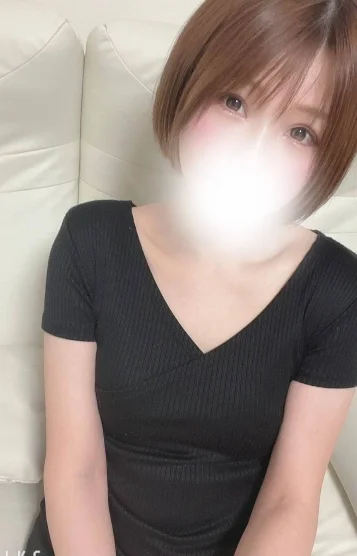 新人めい