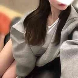 出勤してまーす　ももな💋