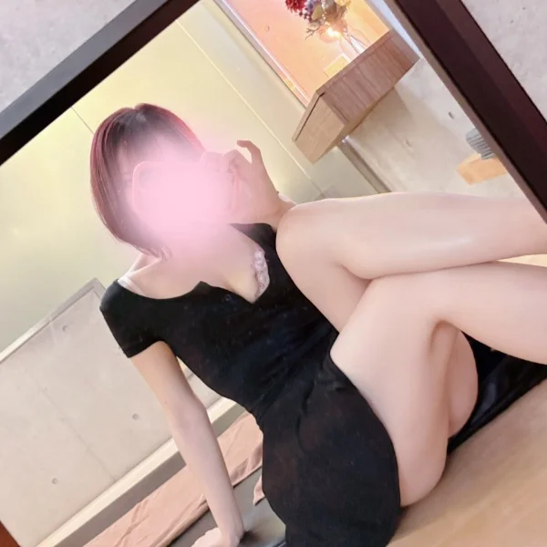 本日 12:00~20:00 で出勤してます😉