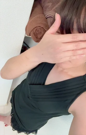 側撃人妻”ミナ”