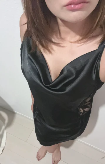 電撃人妻“まりん”