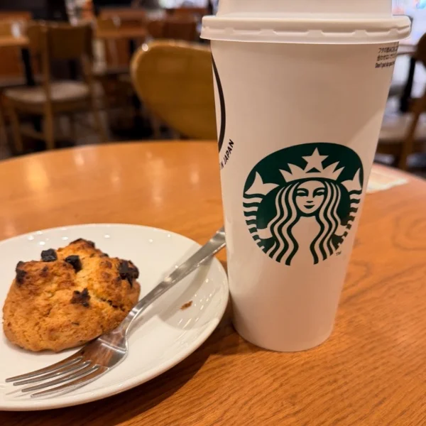 スタバで勉強(ˆ꜆ . ̫ . )꜆✎