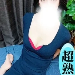由井ななえ