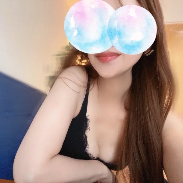 ありがと♡明日は14:00〜1枠ご予約可能ですっ♡
