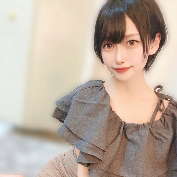 明日は14時から空いてます✨