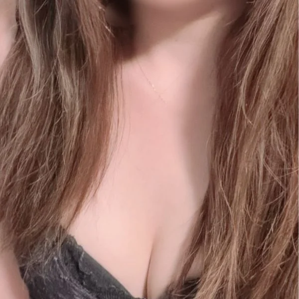 本日12時〜17時出勤してます^_^