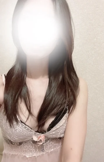 新人亜希