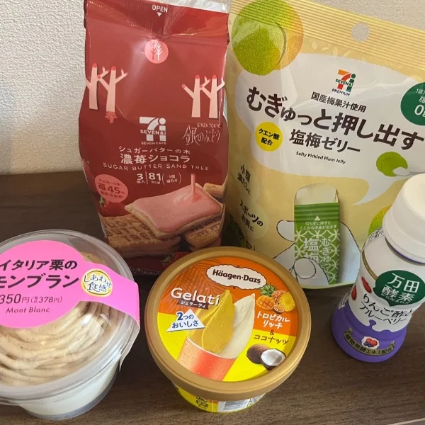 甘いものに囲まれて🤍