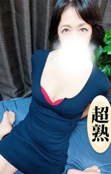 由井ななえ
