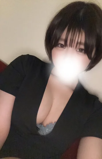 新人 もな