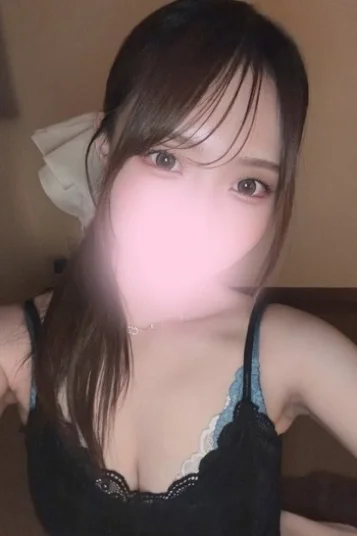 浜辺なぎさ