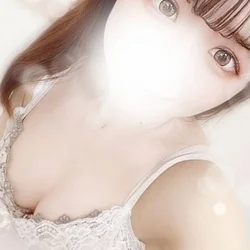 内山　かえで