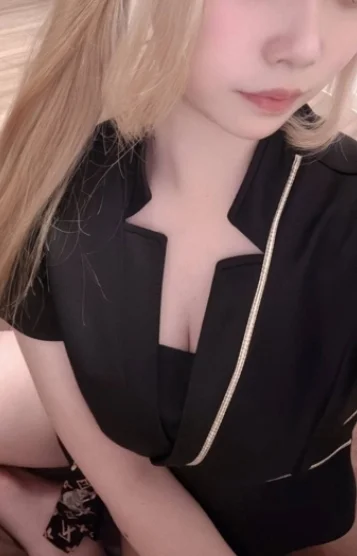 愛沢メル