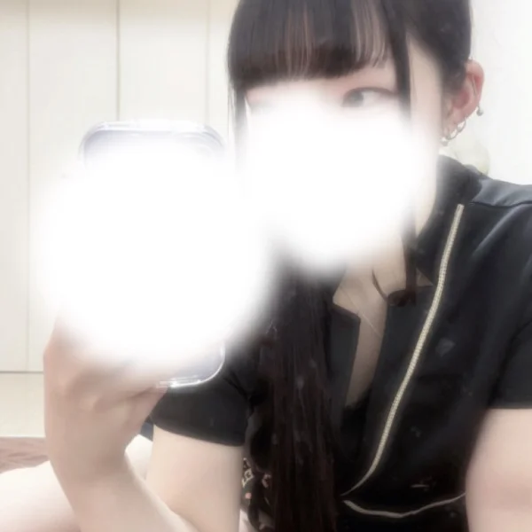 本日12時〜出勤してます✨