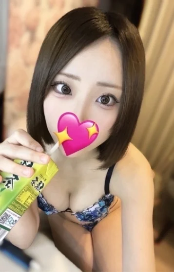 桐谷れいな