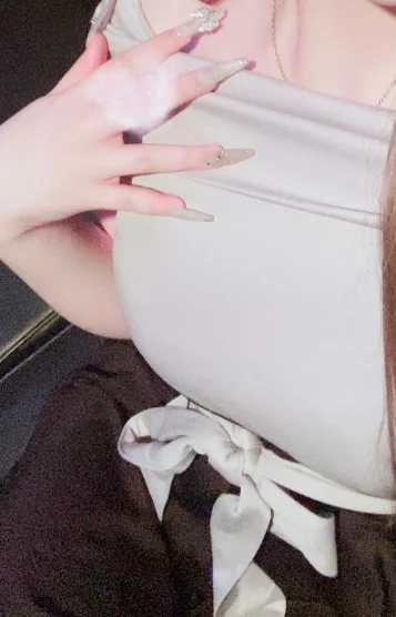 新人　さりな