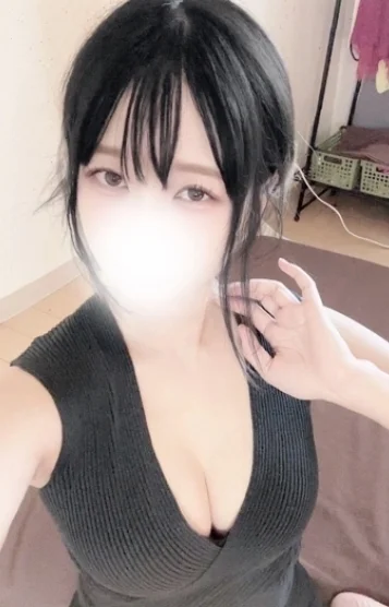 河藍もも20代