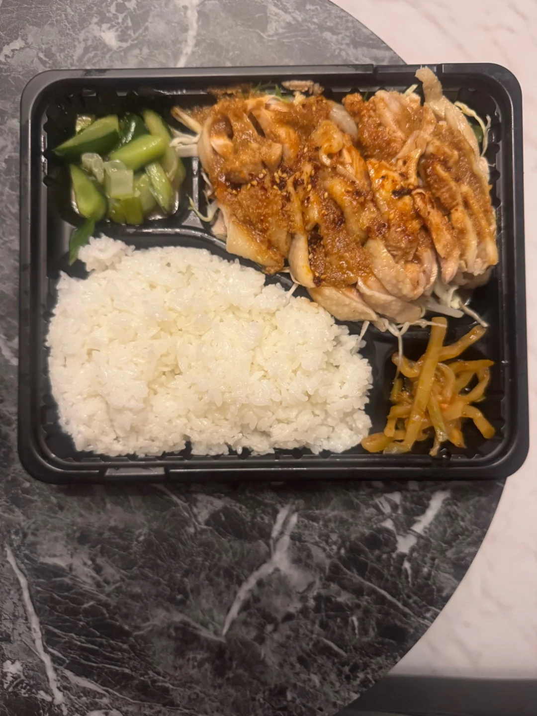 🈳時間にお馴染みの中華屋へお弁当🍱買いに行ったらおばちゃ