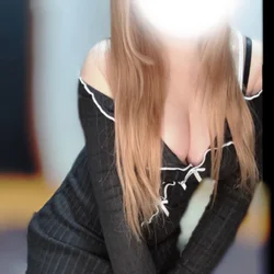 愛内　ひな