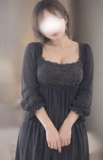 愛川　ななみ