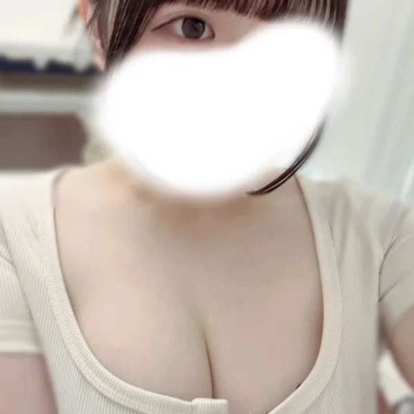 きょうは13:30~23:00でいます♡