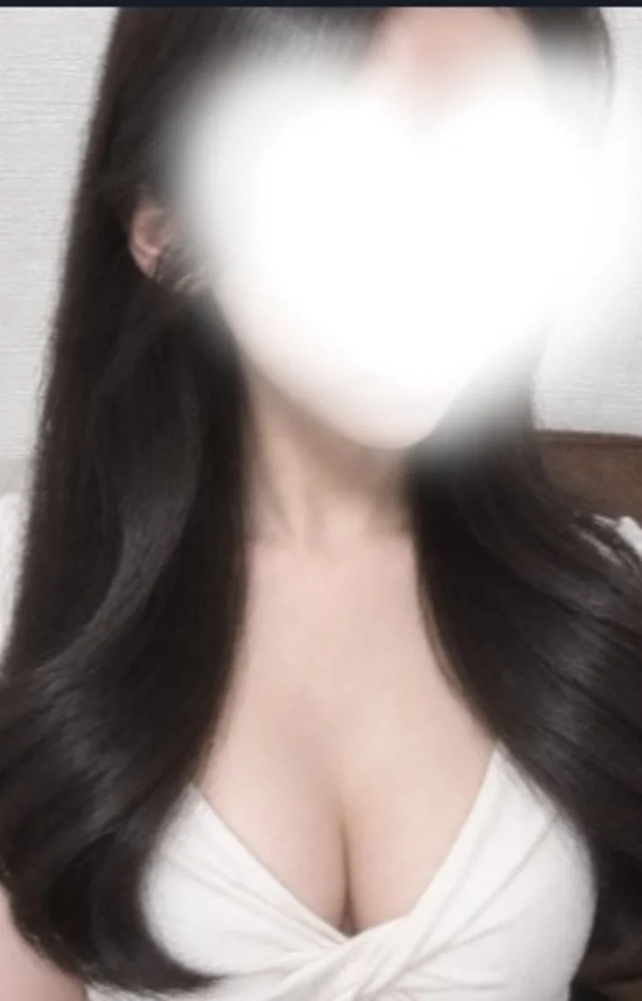 本日19:30-翌1:00まで出勤しています🍀♡