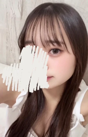 菜月ひな