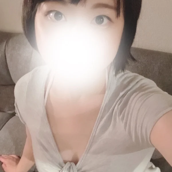 本日12時〜18時出勤します☺️