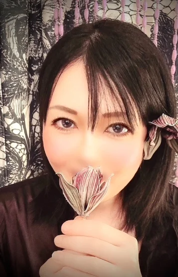 翼