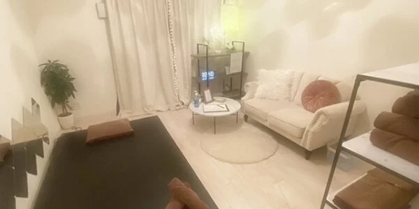 Cucue名駅の待機室写真