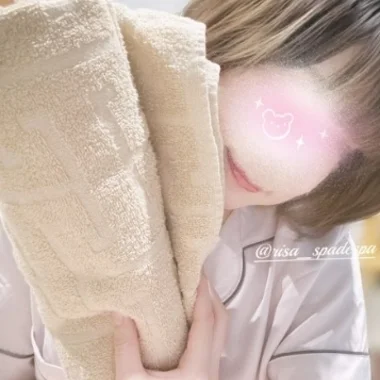 りさ【一人ひとりへ】>の写真