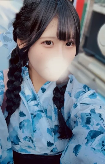 半田あやな