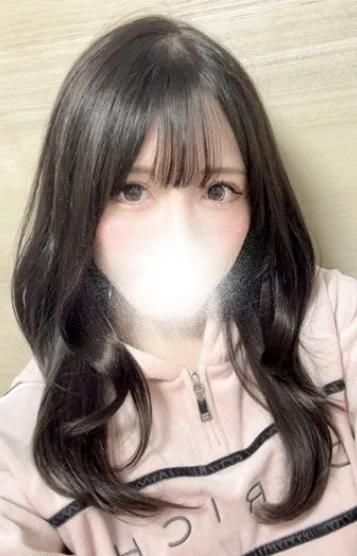 つきな