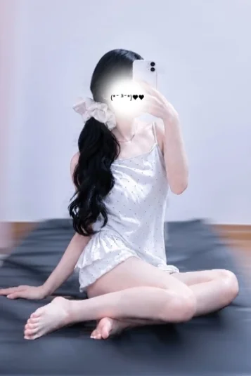 きぃ