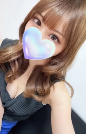 伏見まりな