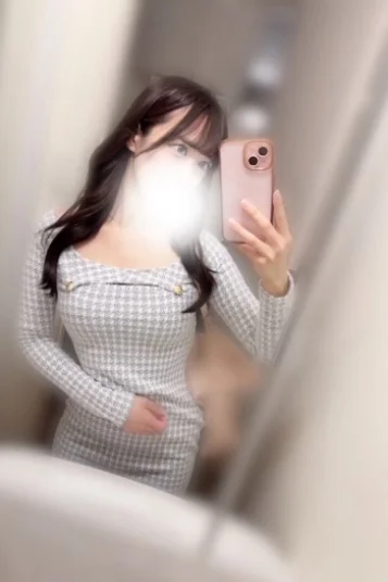 成島みみ