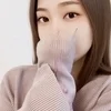 しおり悩殺美女