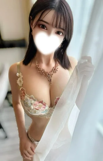 こはく【元グラドル】