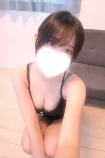 成瀬なこ