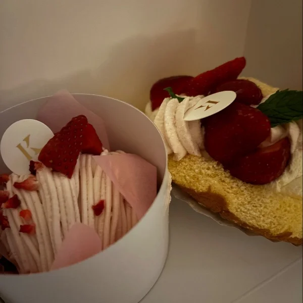 ケーキも🧁ありがとう😭