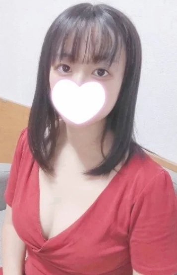 定岡なぎさ