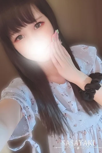 桃羽えみる